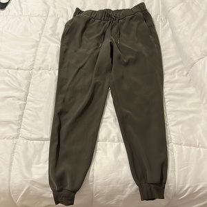 Lululemon joggers size 6